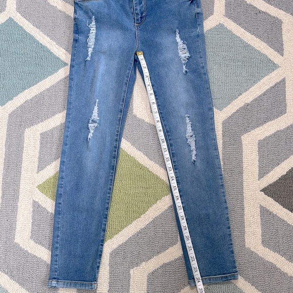 Forever 21 Girls Ripped Jeans, size 11/12 - Picture 6 of 9